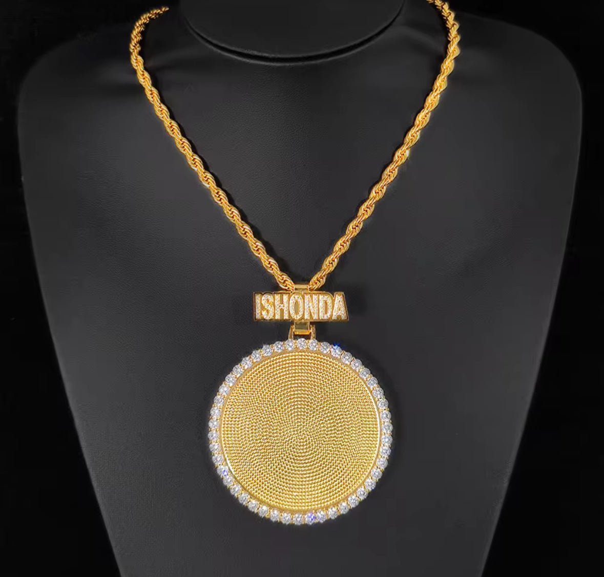 BIG PENDANT NECKLACE